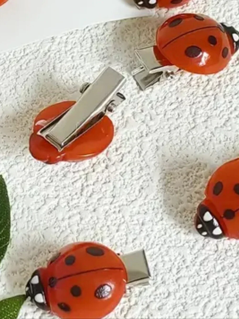 🐞20pcs Small Acrylic Ladybug Hair Clips W/Alligator Clamps (OS) 🐞🐞